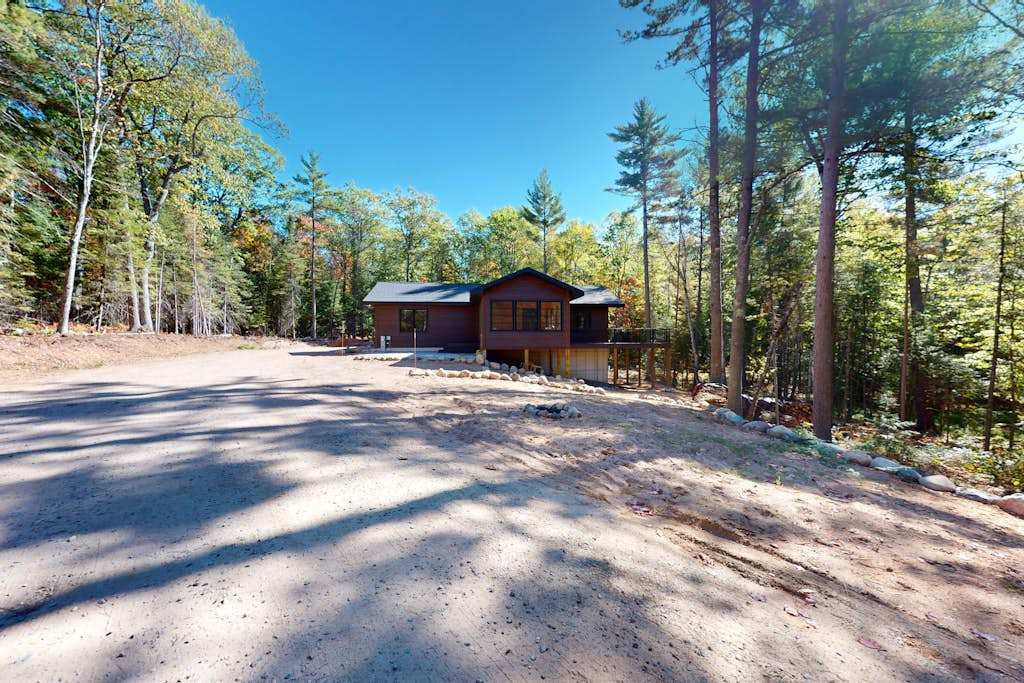 Lakeside Lodge