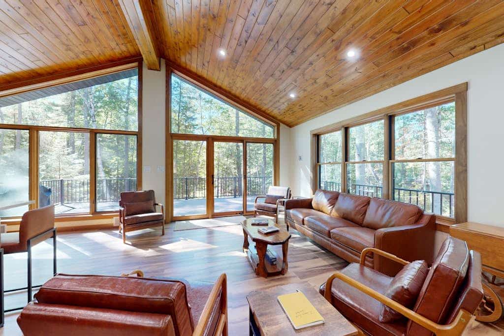 New Build-Serene Wooded Home with WIFI, Gas Grill, Near Lakes & Trails