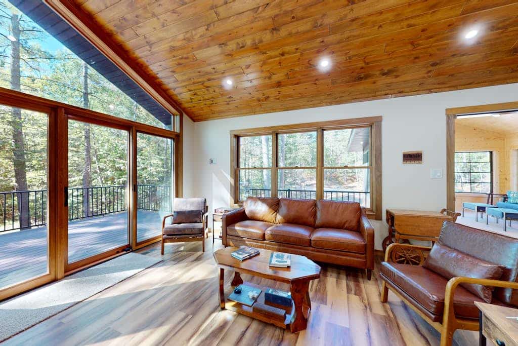 New Build-Serene Wooded Home with WIFI, Gas Grill, Near Lakes & Trails