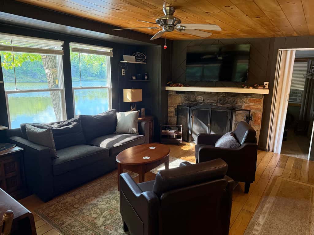 Blue Jay Cabin