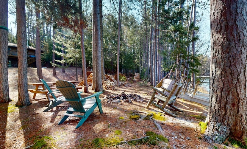 Lakefront, dog-friendly home w/ private dock ,fire pit & a beautiful lakeview!
