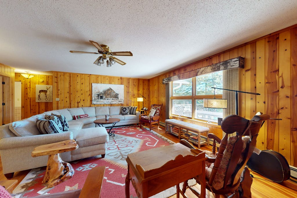 Soaring Pines Lakeside