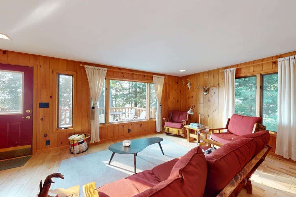 North Twin Lake Cabin w/ kayak, paddle boards, dock, gas grill, fire pit & WIFI