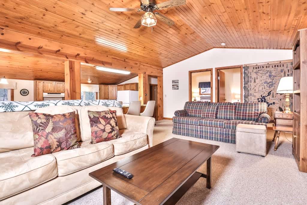 Dog-friendly lakefront cottage with private dock, firepit, grill & washer/dryer