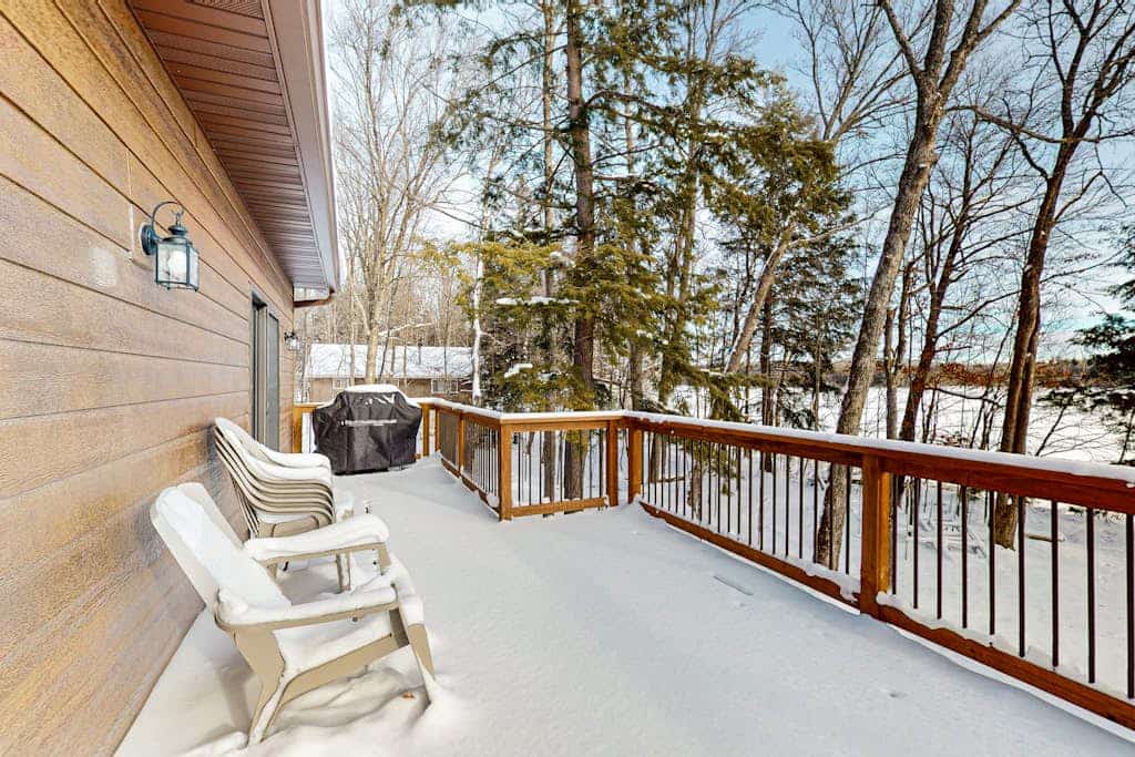 Lakefront escape on Sugar Maple w/ dock, firepit, kayaks, & gas grill- Dogs-OK