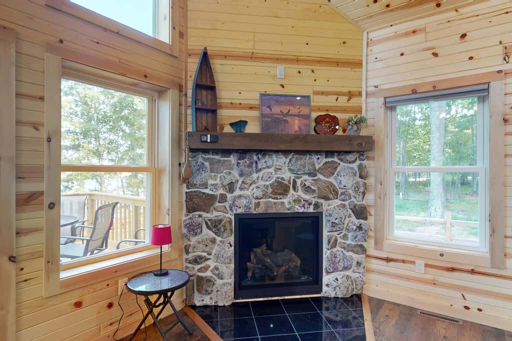 Sunrise Lodge