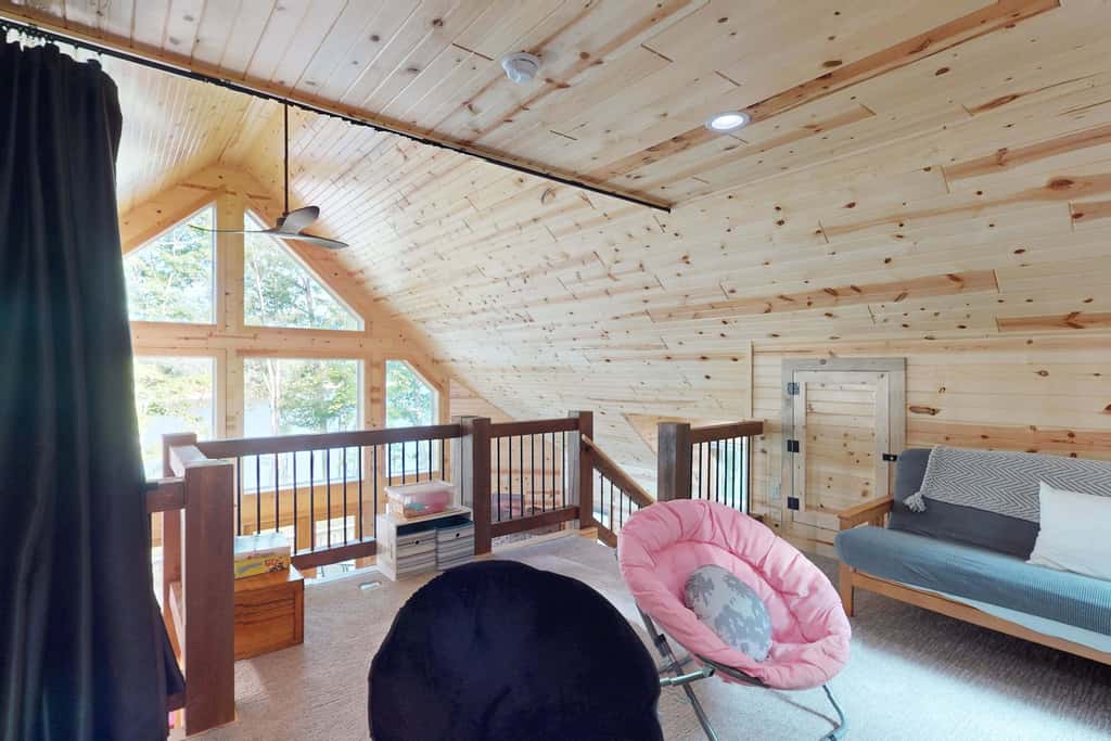 Sunrise Lodge