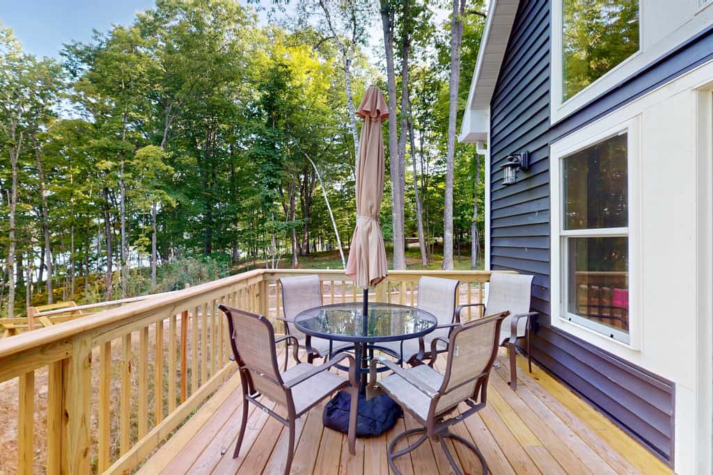 Sunrise Lodge