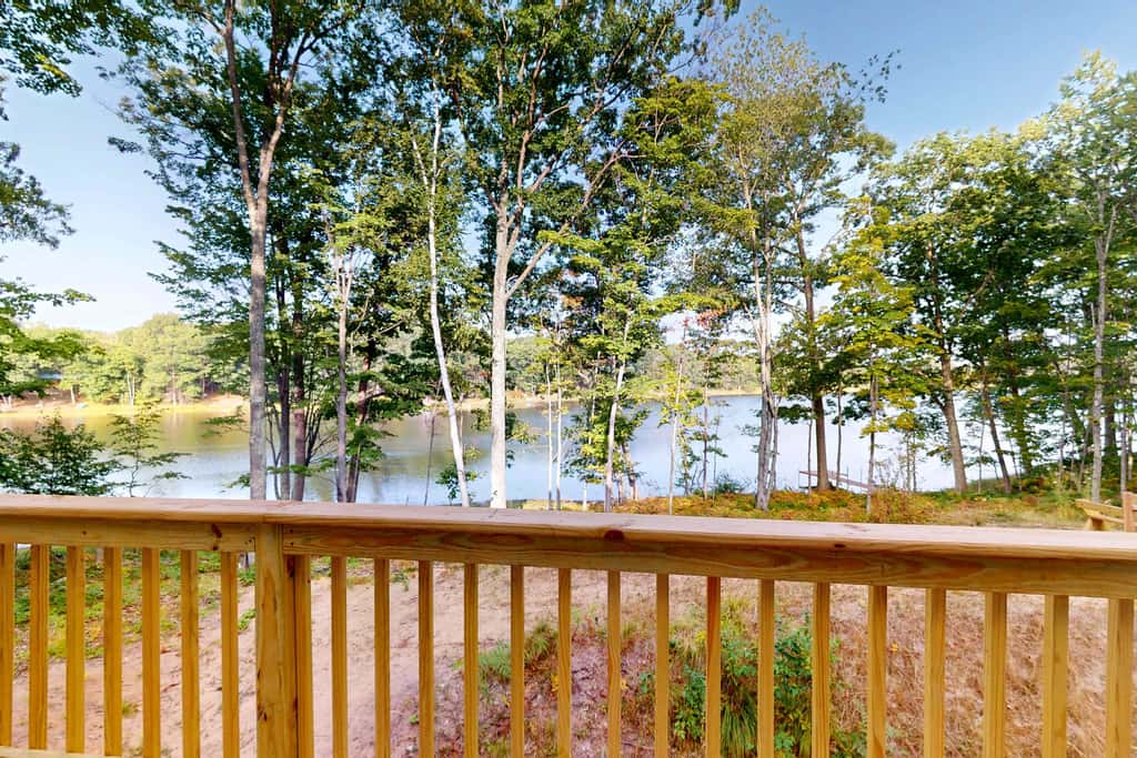 Sunrise Lodge