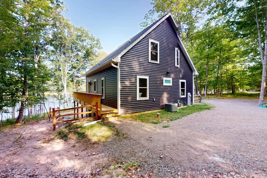 Sunrise Lodge