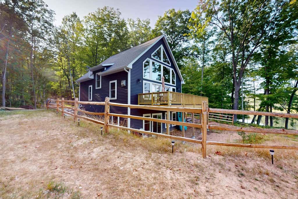 Sunrise Lodge