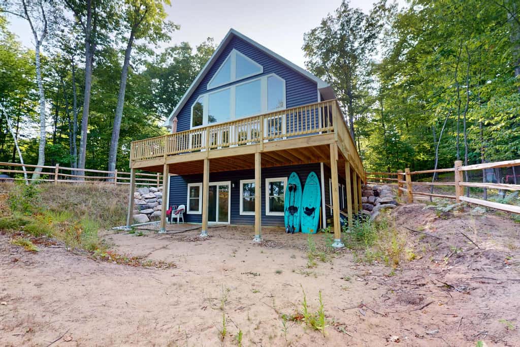 Sunrise Lodge