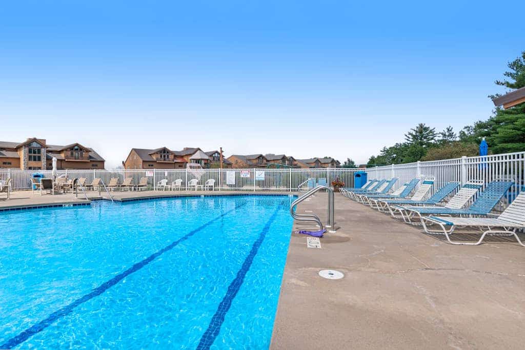 Course View Condo, with Jetted Tub, Fireplace, Shared Pool & Resort Amenities