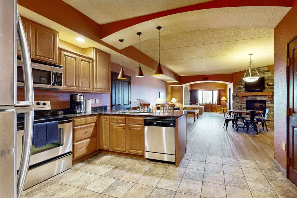 Side-by-side condos with in-room Jacuzzi, two fireplaces, & full kitchen