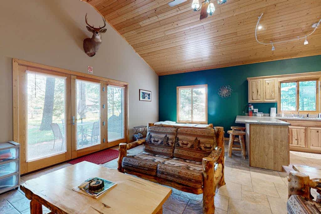 Cozy Cabin on the Turtle Flambeau Flowage, great for all seasons!