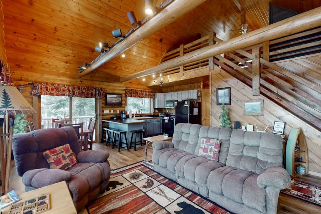 Spacious and beautiful lakefront log home on 7 acres with private dock
