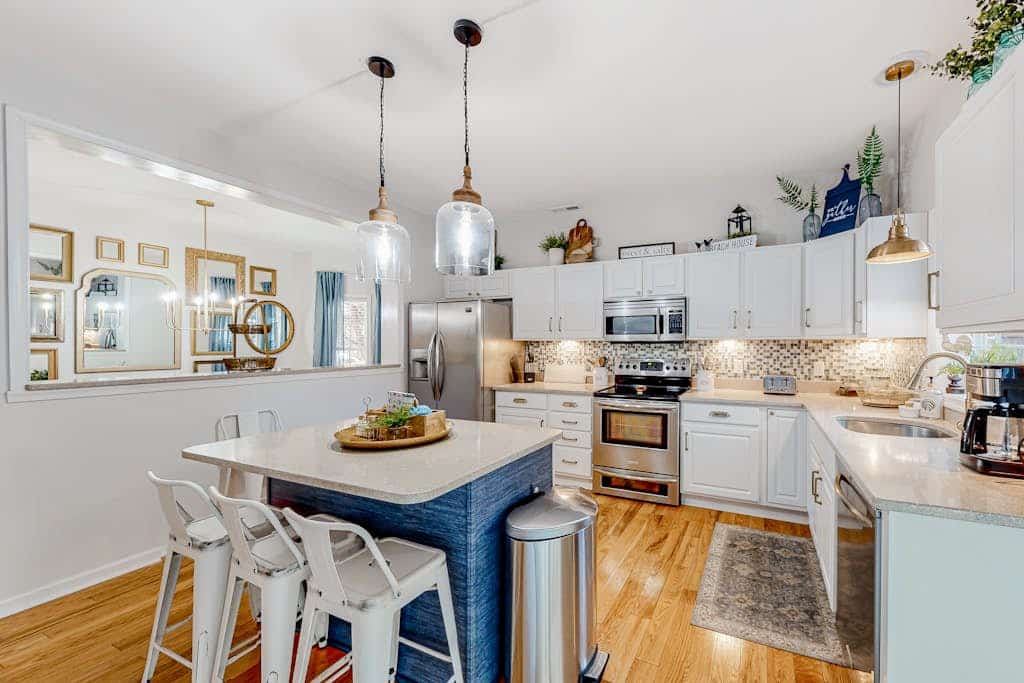 Dog-friendly Breezewood home with firepit, washer/dryer, fireplace, WiFi, & AC