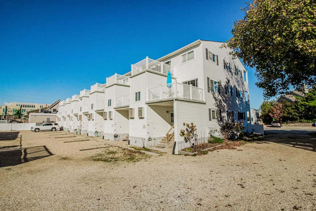 Dewey Villas - 24 Dickinson Ave, Unit #8B