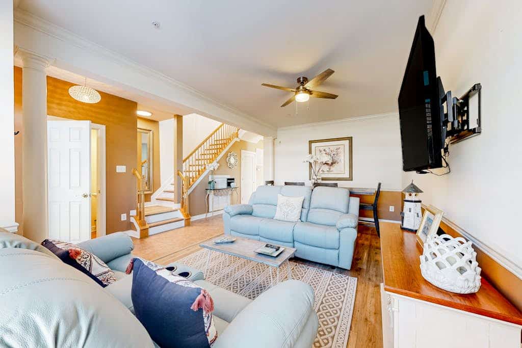 Dog-friendly Villages of Five Points townhouse with pool, tennis, gym, grill