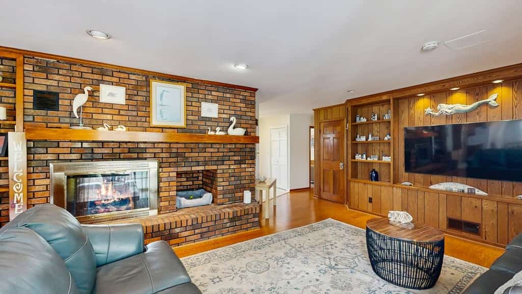 Town of Dewey Beach house near golf with fireplace & fenced yard - dog-friendly
