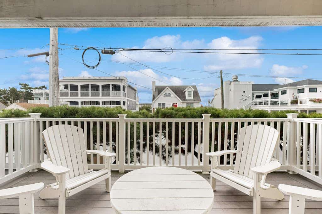 Oceans Reach pet friendly spacious condo with free WIFI
