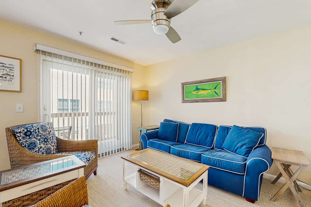 Rainbow Cove condo w/WIFI, W/D, walk to restaurants & entertainment