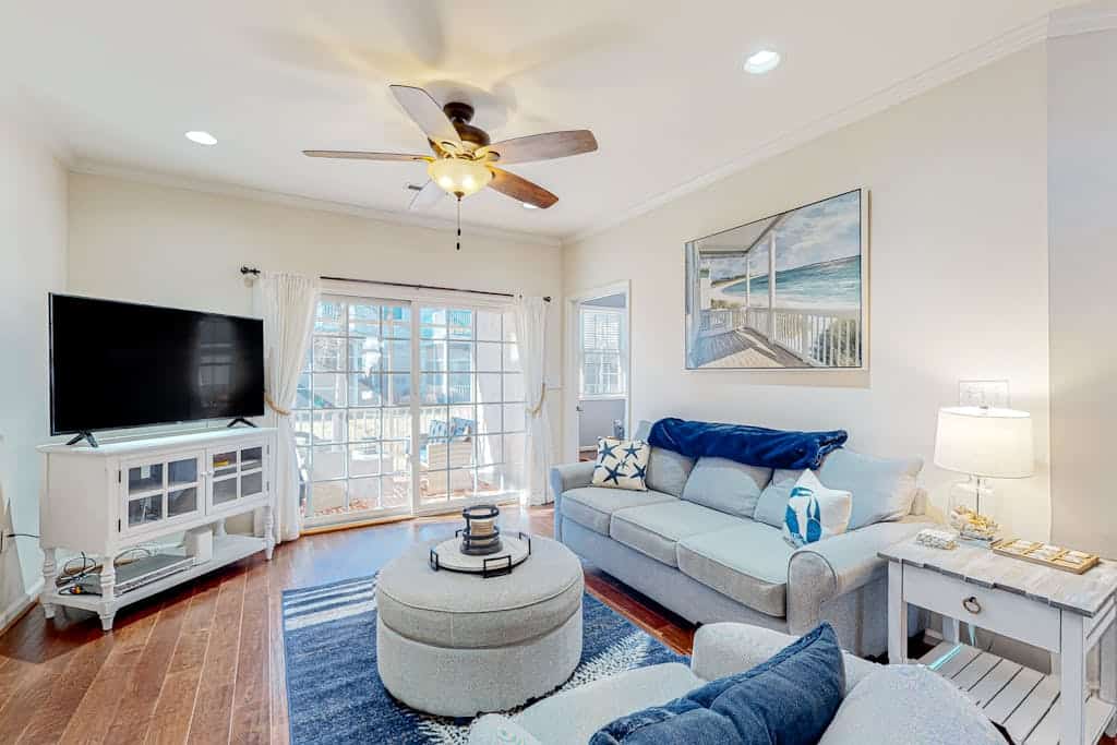The Tides - Relaxing stay with a patio and grill - pool & easy beach access
