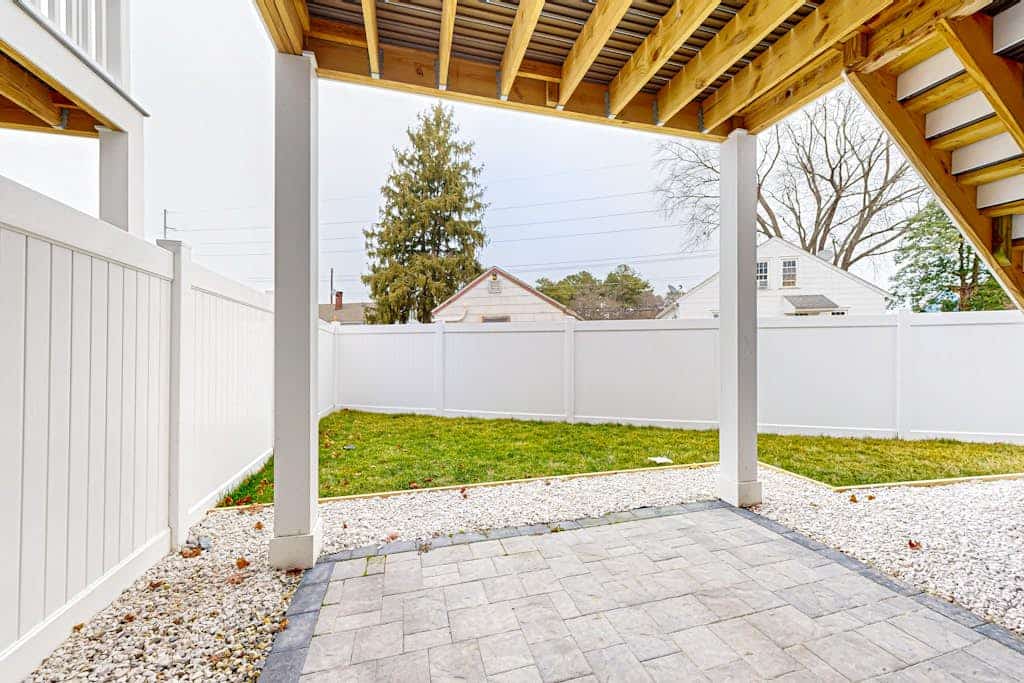 Spacious townhouse w/patio, balcony, WIFI, W/D