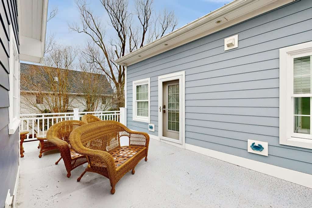 Town of Lewes house w/ elevated deck, close to beach & restaurants