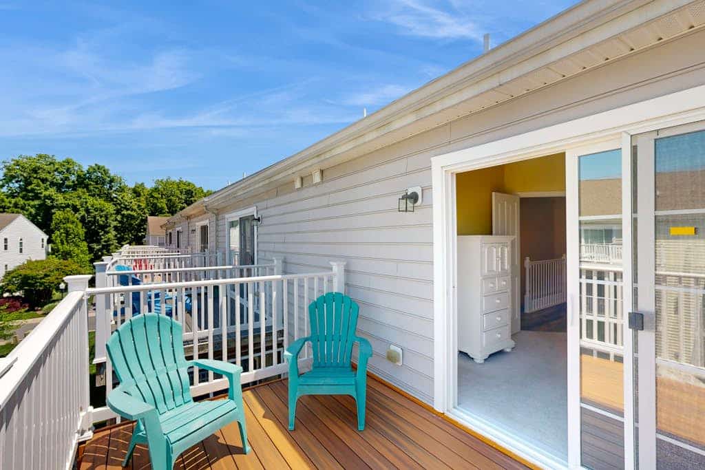 Inviting townhome with a pool, central AC, WiFi, & washer/dryer