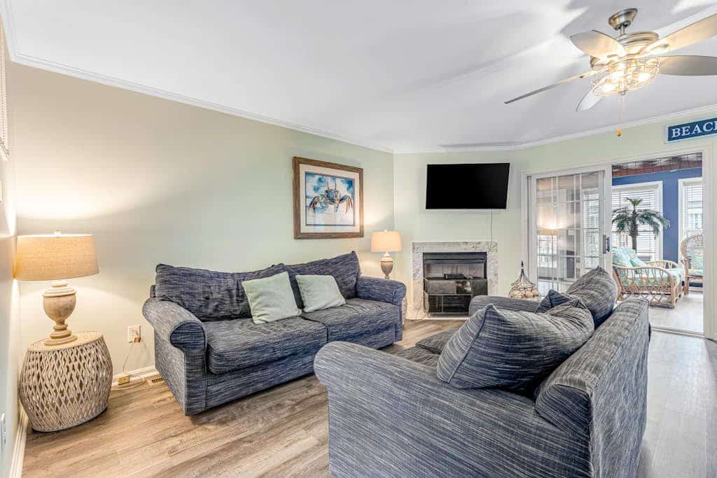 Versailles at Eagles Landing townhome with pool & tennis - walk to beach shuttle