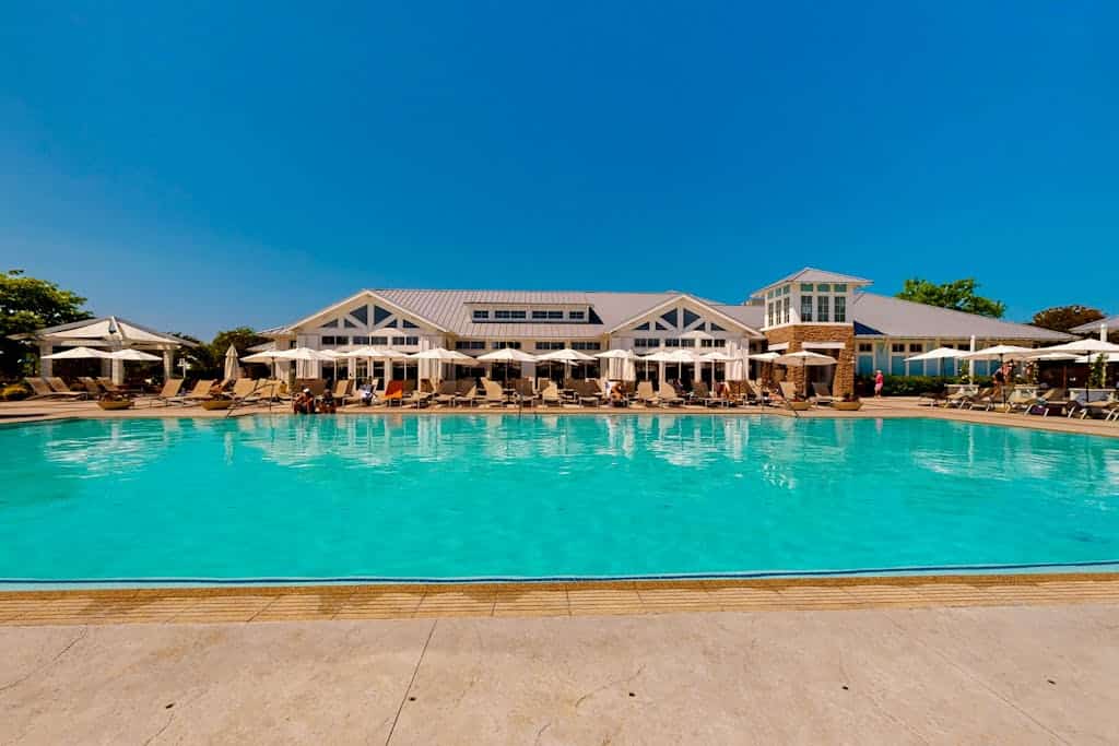 Stunning Peninsula getaway with pools, hot tubs, sports courts, & on-site golf