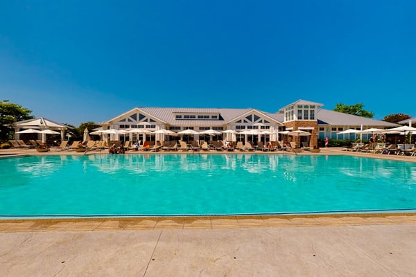 Stunning Peninsula getaway with pools, hot tubs, sports courts, & on-site golf