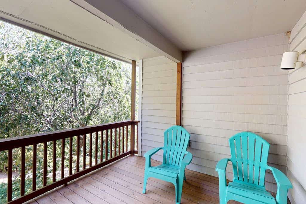 The Plantations condo w/shared tennis court, balcony, WIFI
