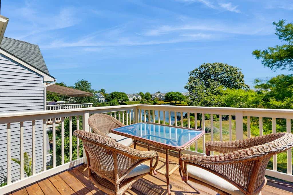 Spring Lake Condo with balcony, free WIFI, W/D, shared pool