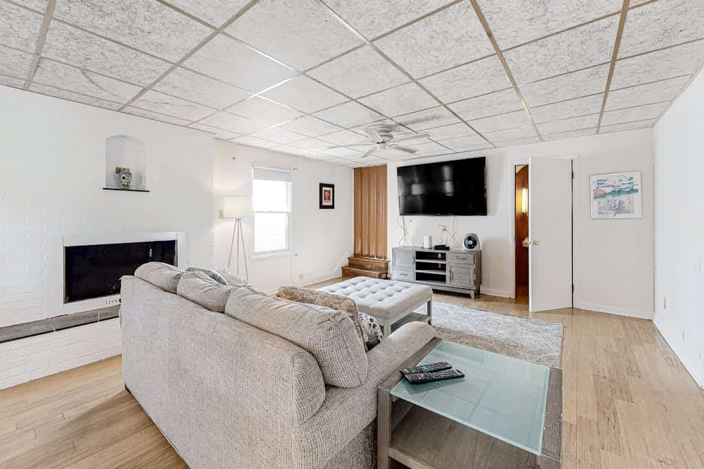 Town of Dewey Beach charming dog-friendly home with washer/dryer