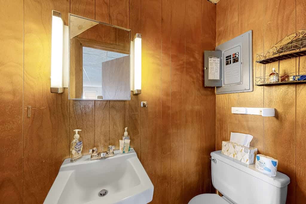 Town of Dewey Beach charming dog-friendly home with washer/dryer