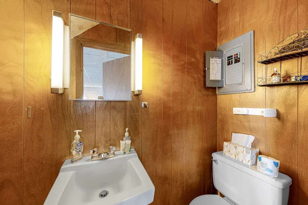Town of Dewey Beach charming dog-friendly home with washer/dryer