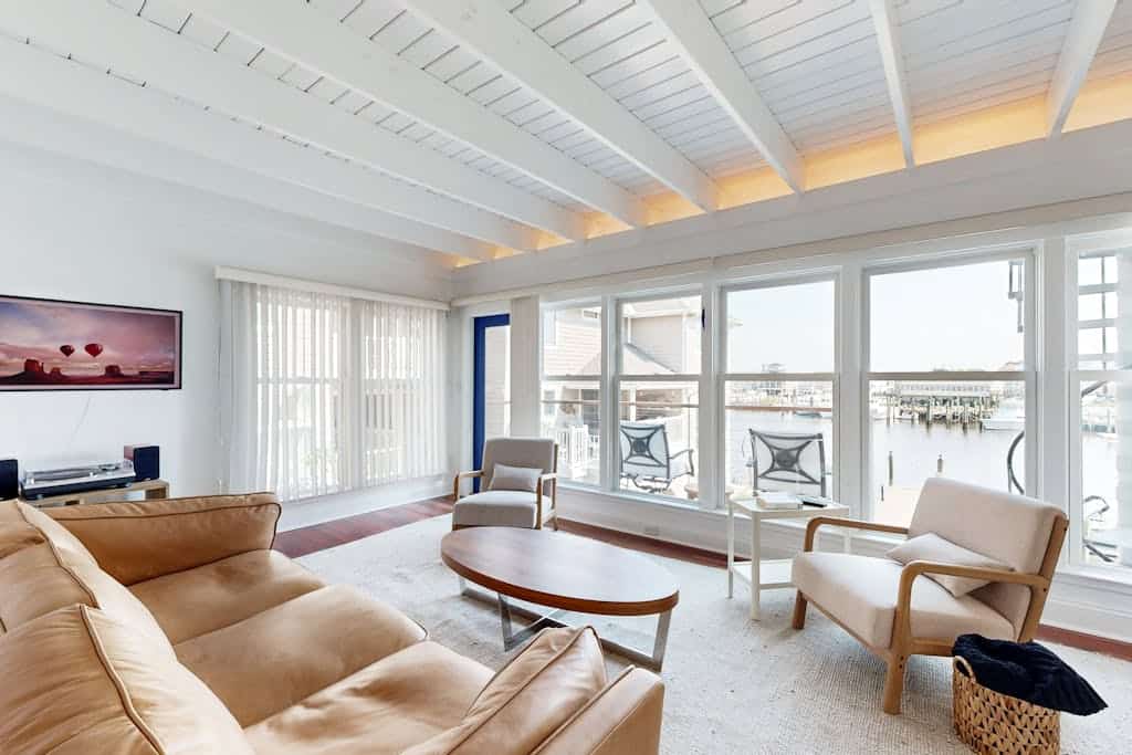 Town of Lewes condo steps from the park w/Tennis, Pickleball & Basketball