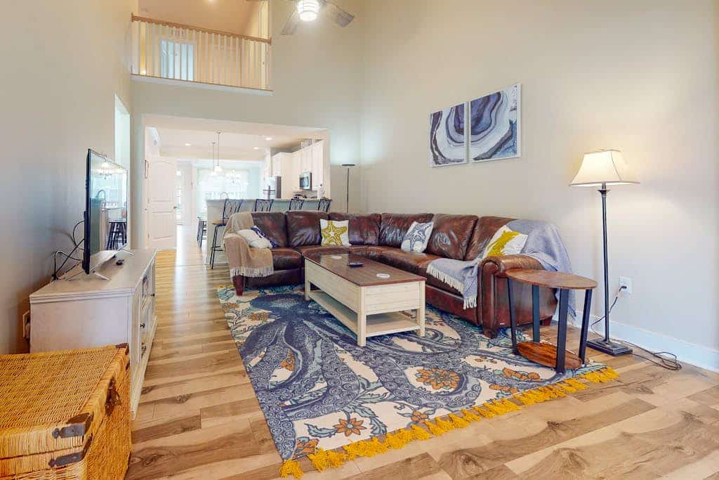 Lovely, dog-friendly townhouse near the beach with a pool & washer/dryer