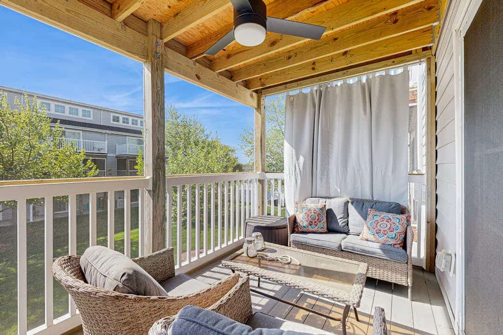 Rehoboth Crossing townhouse with fast WiFi, AC, & an outdoor pool