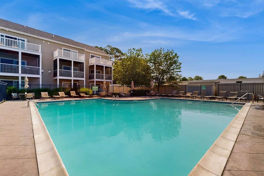Rehoboth Crossing townhouse with fast WiFi, AC, & an outdoor pool