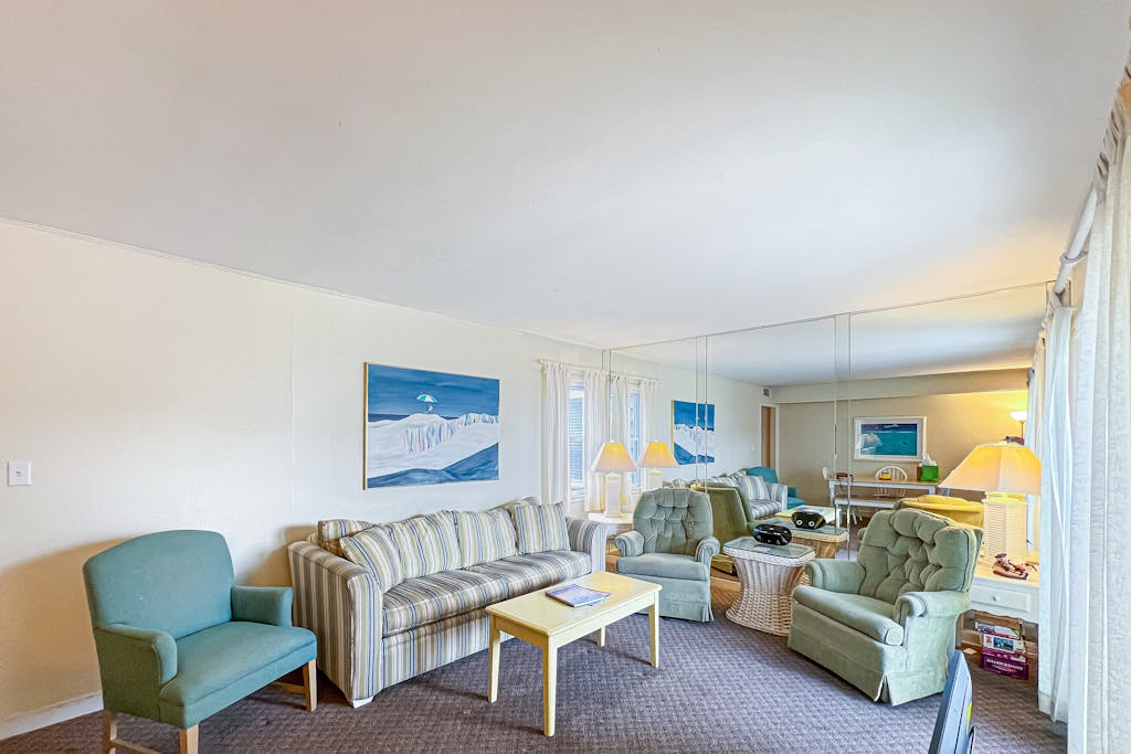 Sunspot Condo - 2 McKinley Ave, Unit #103