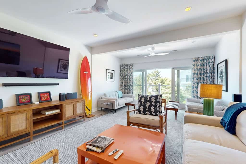 Town of Dewey Beach- Inviting newly renovated townhouse with ocean views