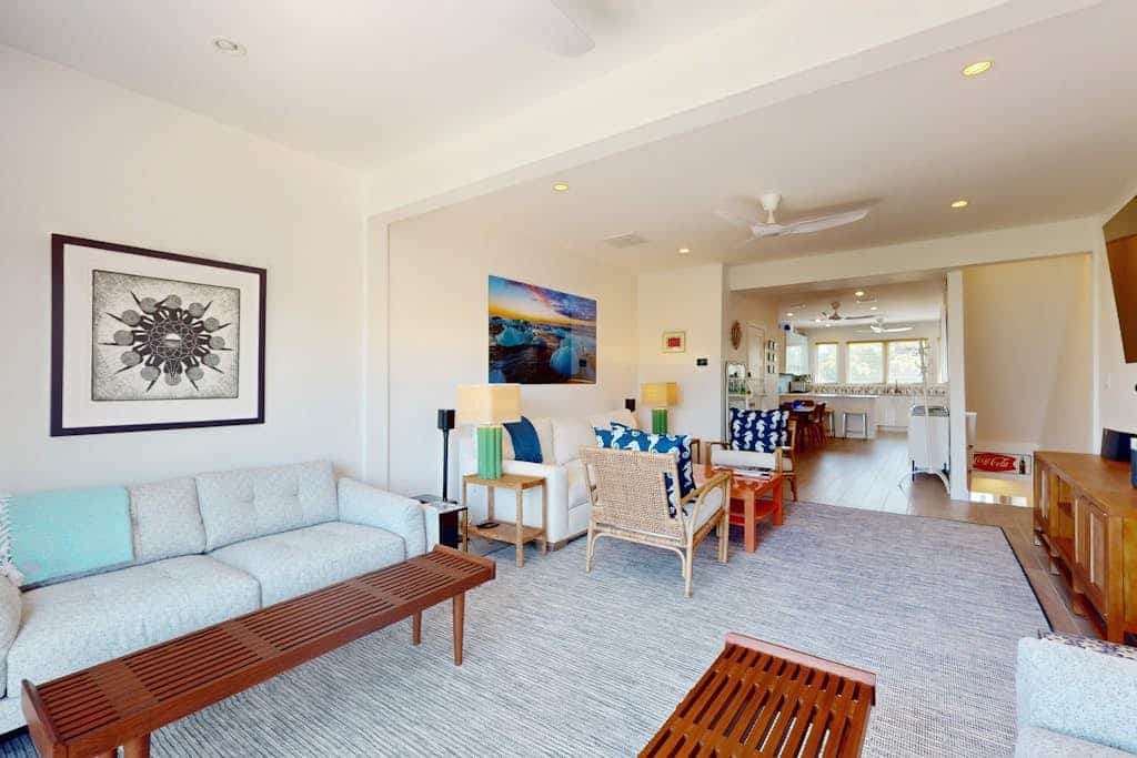 Town of Dewey Beach- Inviting newly renovated townhouse with ocean views
