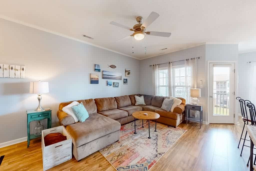 Beautiful condo near ocean with pool, fast WiFi, central AC & washer/dryer