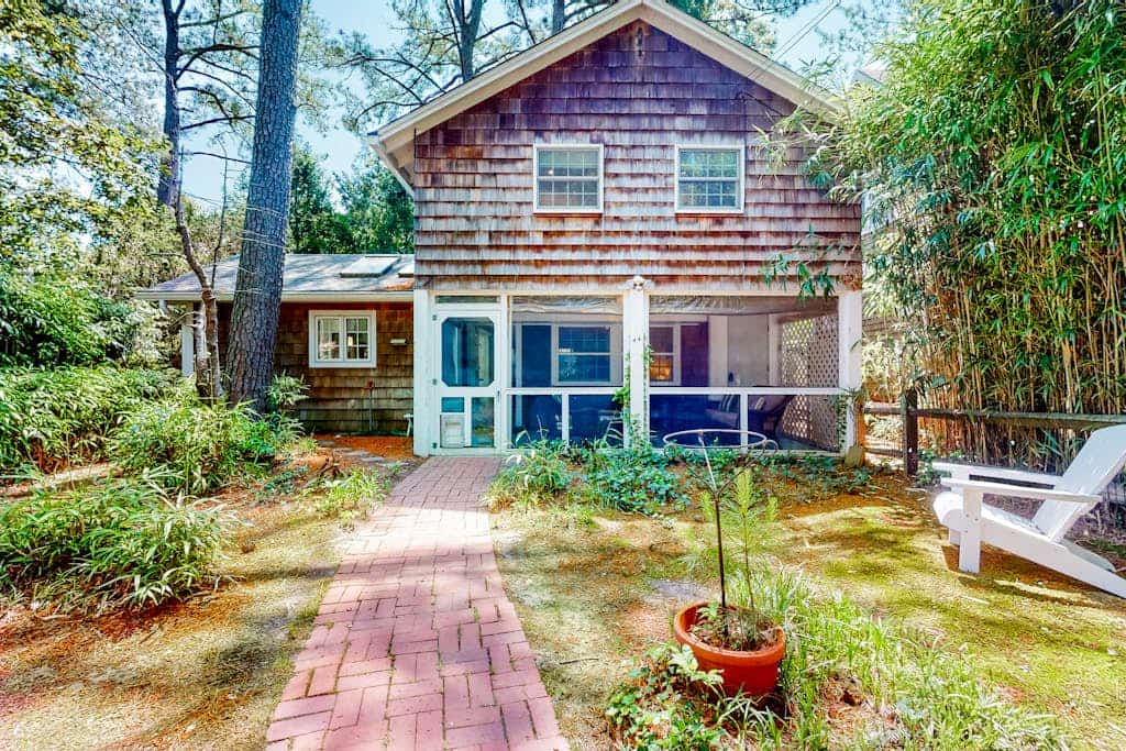 Town of Rehoboth Beach home near beach, tennis courts, grill, patio, W/D, WiFi
