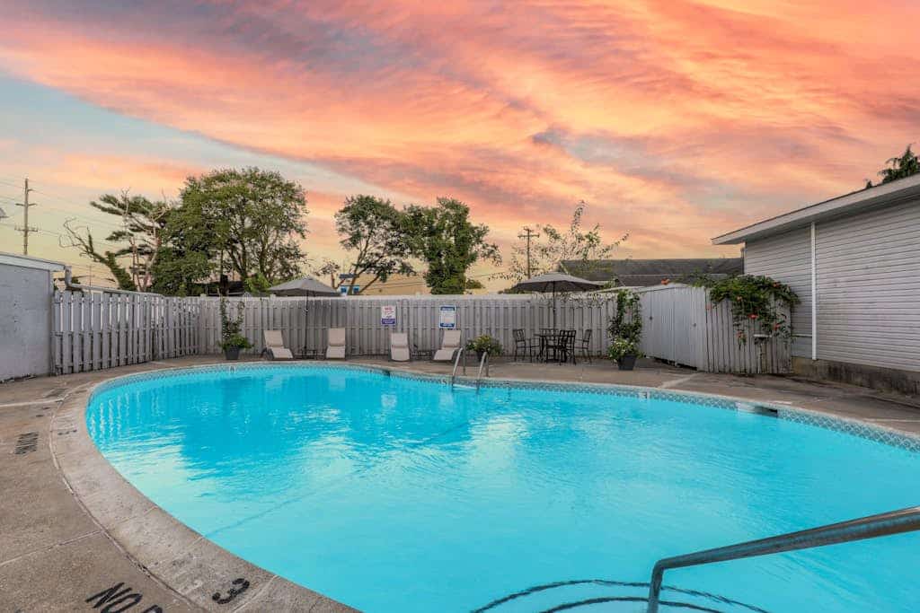 Rehoboth Beach House with outdoor pool, clubhouse, & washer/dryer