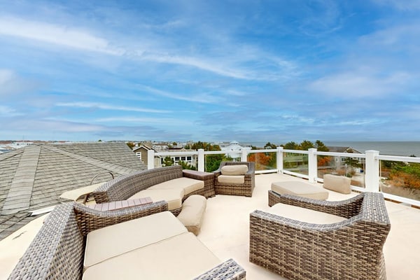 The Chancellery pet friendly house with private patio, balcony & grill