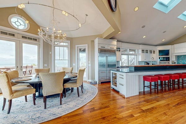 The Chancellery pet friendly house with private patio, balcony & grill